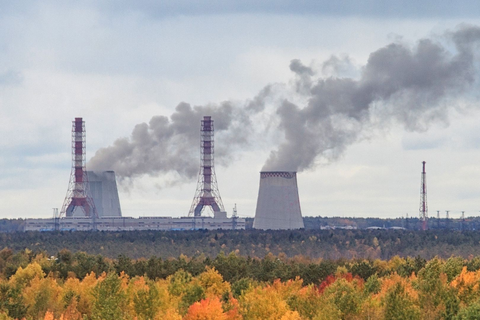 Minister Piotr Nowak podkreśla, że Chiny w rok zbudowały tyle elektrowni węglowych, ile dziś jest w całej Unii Europejskiej. 