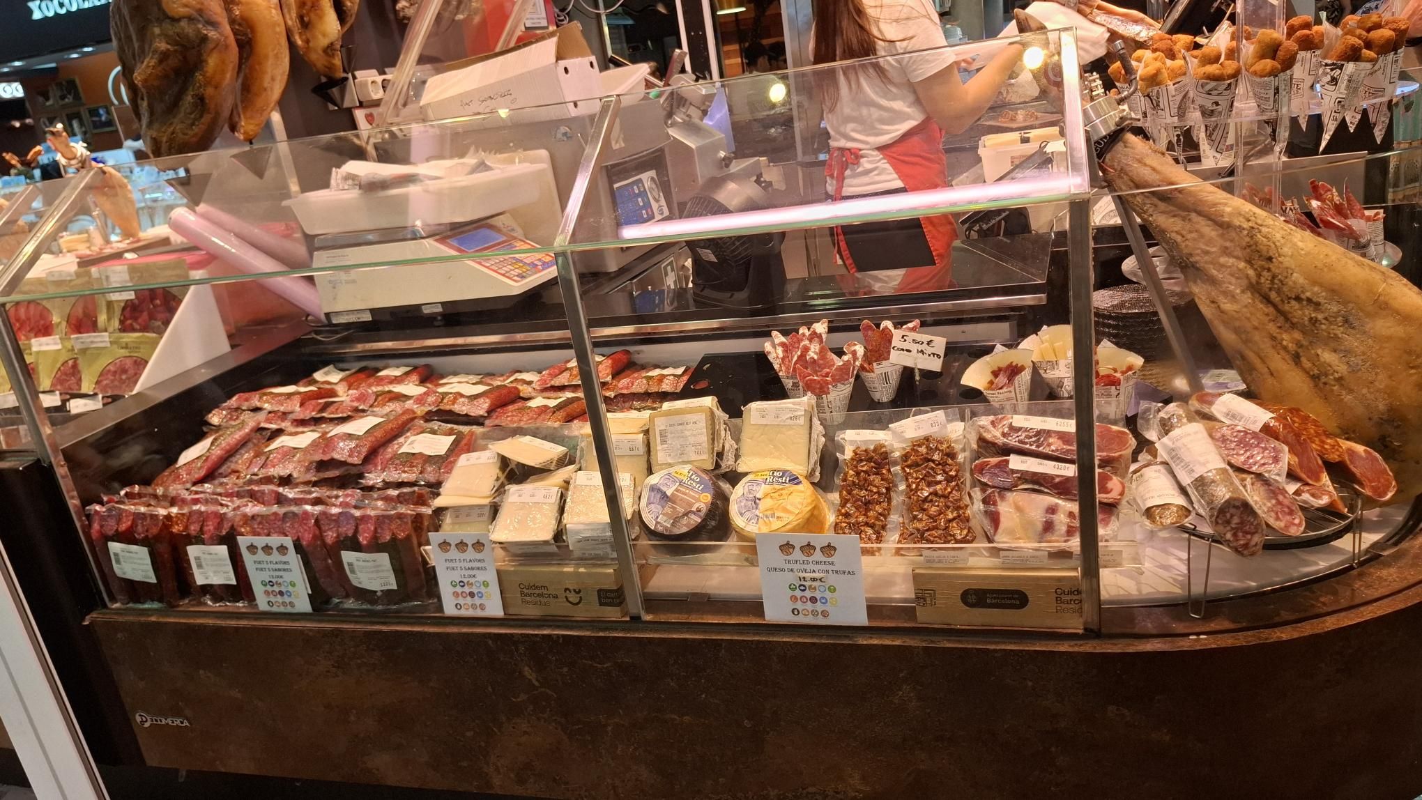 Co znajdziemy na Mercat de la Boqueria w Barcelonie?