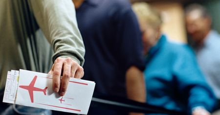Tego dnia lepiej nie kupować biletów. Ekspert wyjaśnia dlaczego