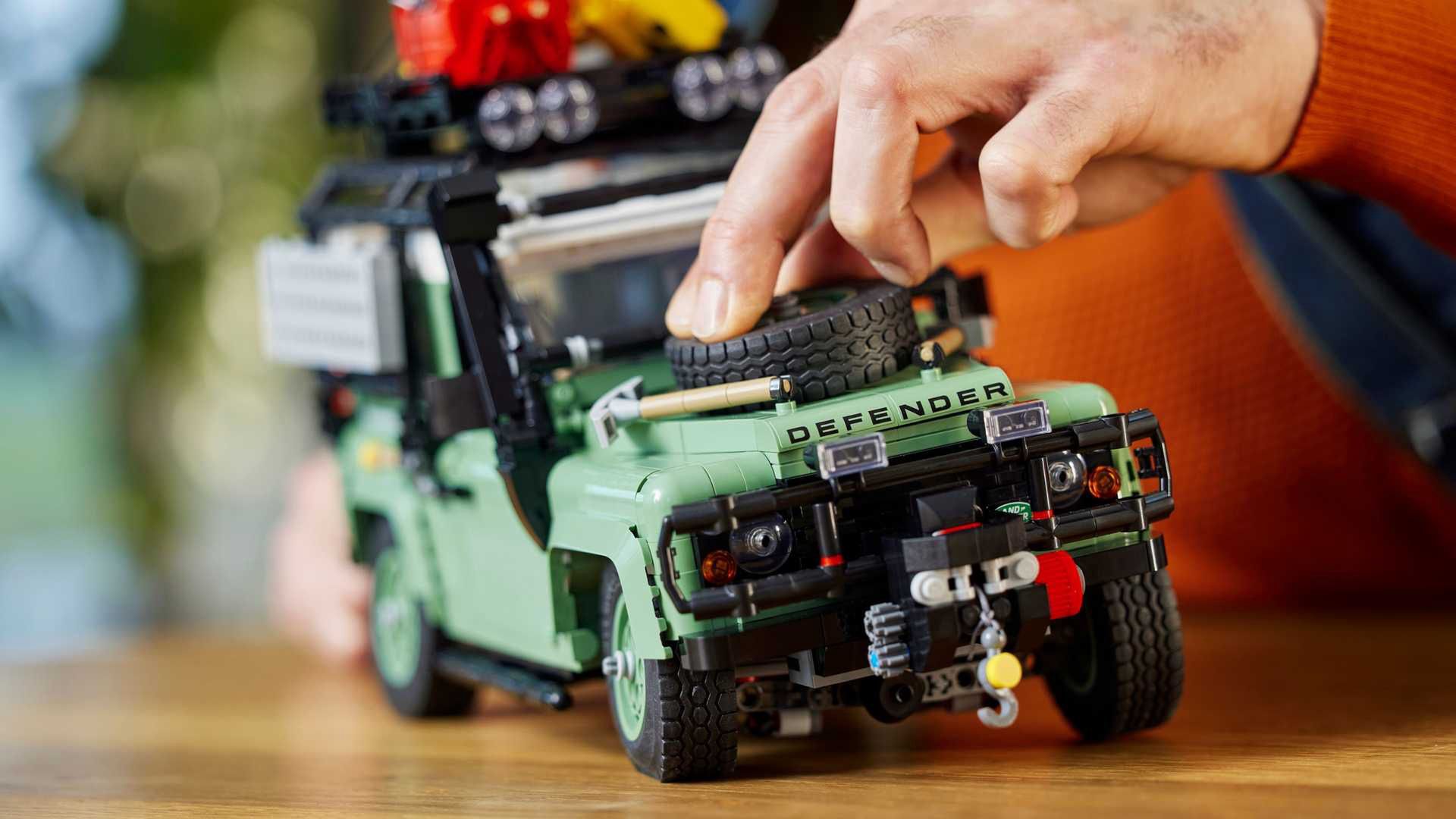 Land Rover Defender 90 Icons Lego