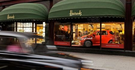 Aston Martin Cygnet debiutuje w… centrum handlowym