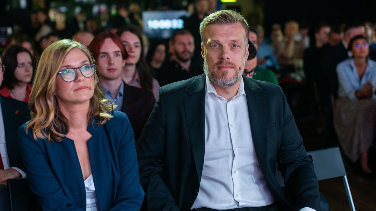 Liderzy partii Razem: Magdalena Biejat i Adrian Zandberg