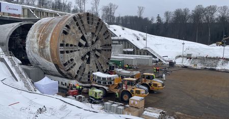 "Karpatka" zrobiła piruet. Maszyna TBM szykowana do drążenia tunelu na S19