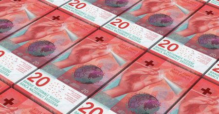 Podatek dla frankowiczów? "Dojdzie do tego, że klienci będą bali się podpisywać z bankami umowy"