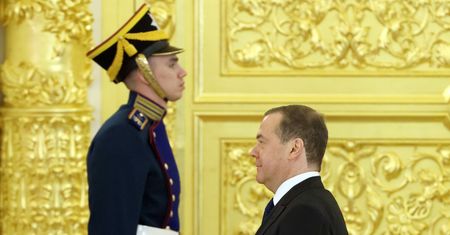 Wierny pies Putina. Miedwiediew znów próbuje siać zamęt