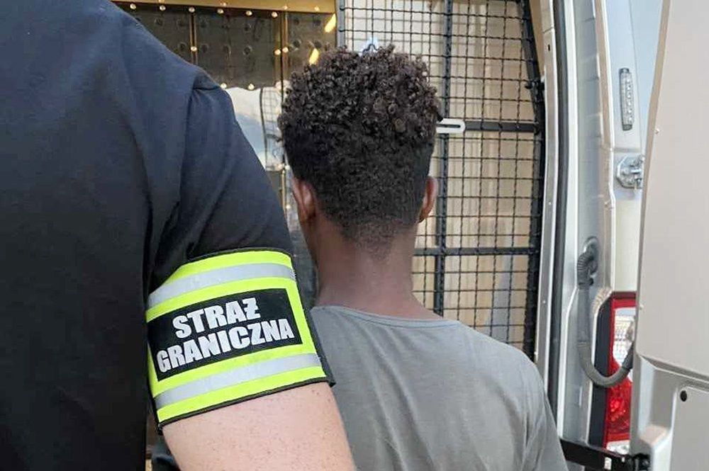 Kulisy akcji Straży Granicznej. Mieszkanie w Warszawie "dziuplą" migrantów z białoruskiego szlaku
