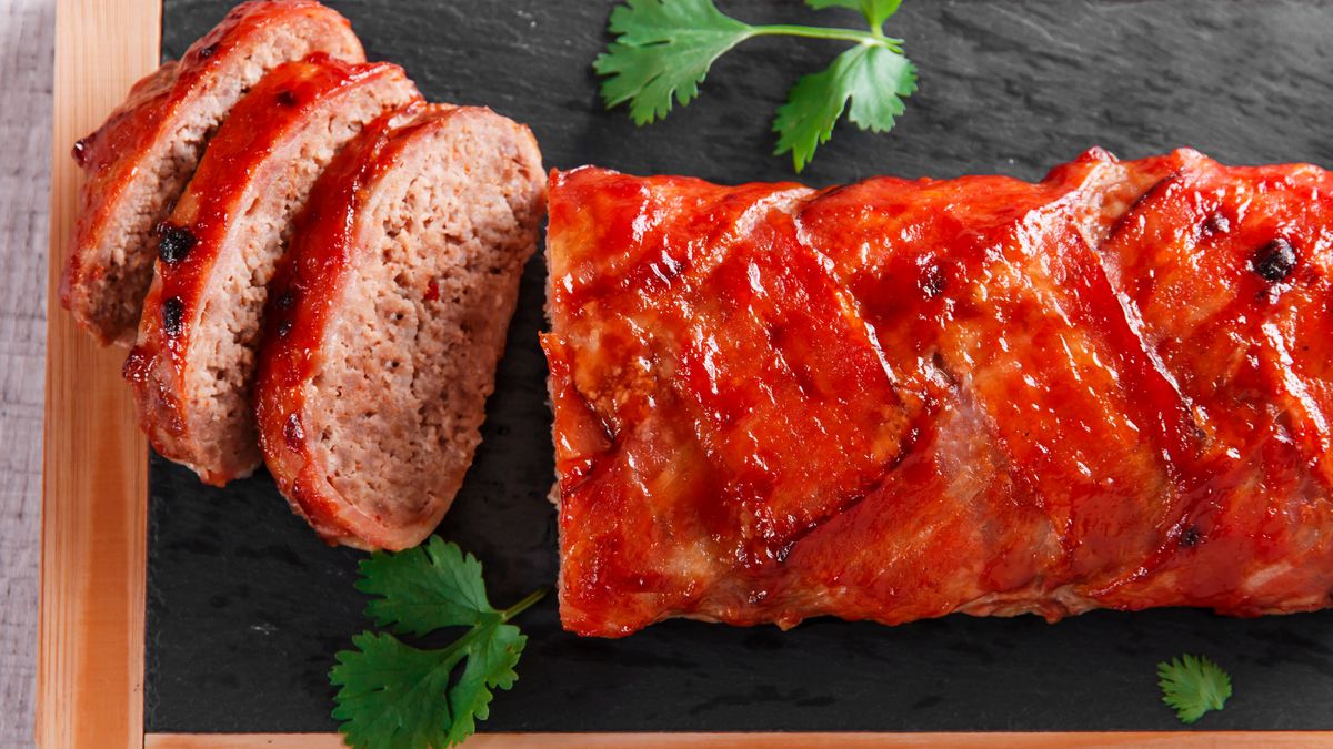 Rolada z mięsa mielonego i boczku