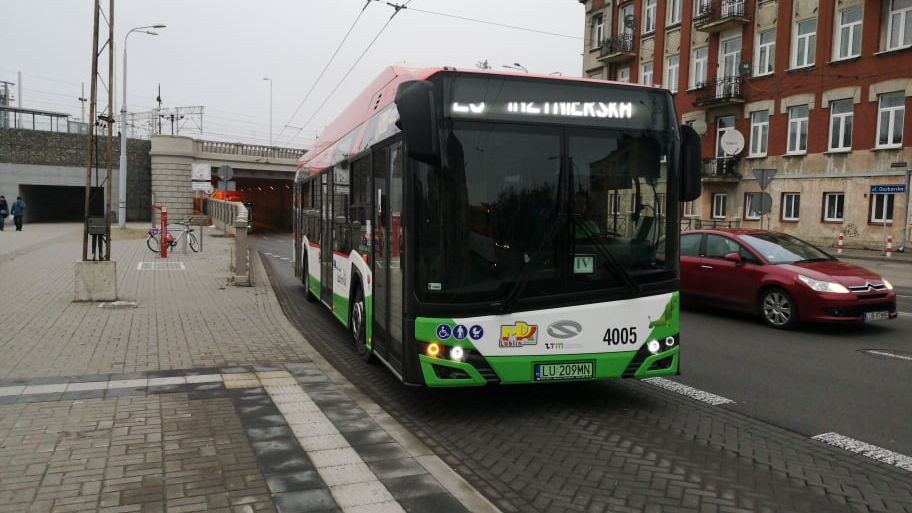 autobus elektryczny solaris