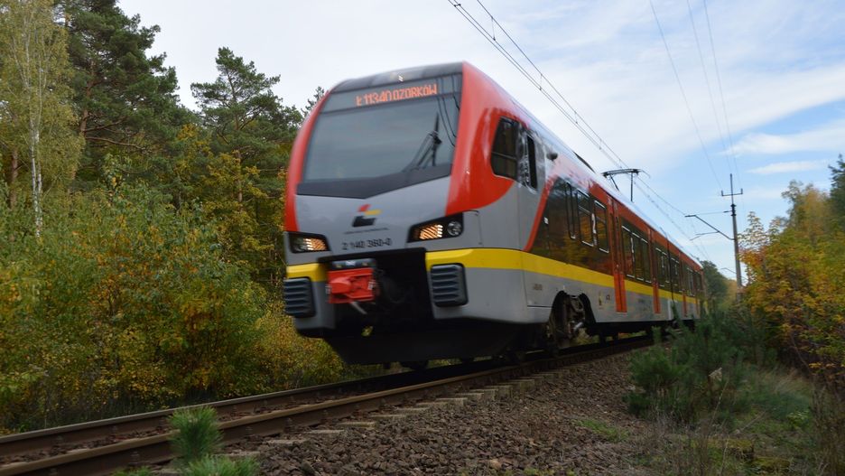 Osoba piesza weszła pod pociąg ŁKA między stacjami Łódź Kaliska i Łódź Żabieniec