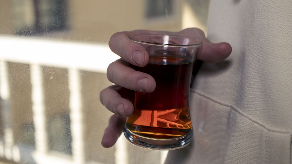 hand-held black Turkish tea in a thin-waisted tea glass.
hand-held black Turkish tea in a thin-waisted tea glass.
Hatice  TURKOGLU
beverage, hot, tea, black, background, glass, fresh, aroma, traditional, aromatic, wooden, closeup, sugar, object, delicious, healthy, white, turkish, sweet, color, coffee, coffee photography, photo, bokeh, strong, texture, break, turkey, held, palm
