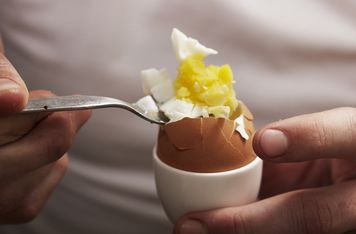 Nawet jedno jajko dziennie. Naukowcy udowodnili, jak działa na mózg