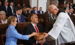 Hojny gest nowego prezydenta. Tyle Nawroccy dali na tacę