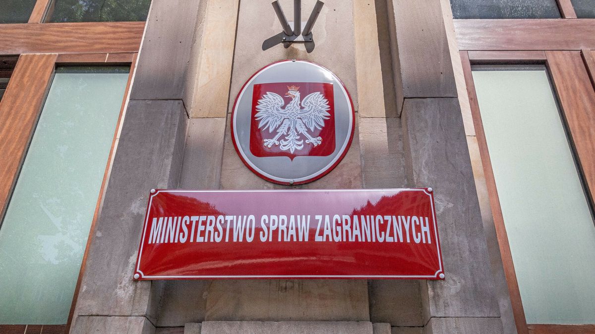 MSZ odradza Polakom podróże do Kataru, Jordanii i Omanu