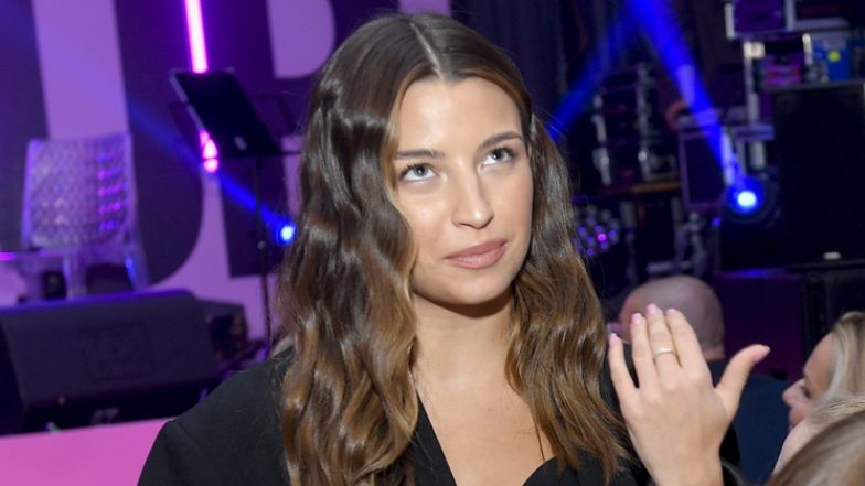 Tabloid wyliczył, ile Julia Wieniawa zarobiła na kampaniach reklamowych w same walentynki. Kwota przyprawia o ZAWRÓT GŁOWY!