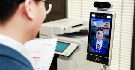 Canon: Kamery ze sztuczną inteligencją wpuszczą tylko uśmiechniętych pracowników