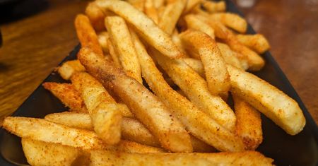 Chrupiąca skórka i kremowe wnętrze. Japońskie frytki to mistrzostwo świata