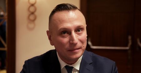 Brejza przed komisją PE. "Władza PiS wykradała dane z telefonów"