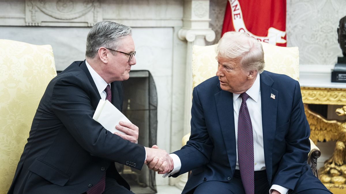Washington, DC - February 27 : President Donald J Trump meets with British Prime Minister Keir Starmer in the Oval Office at the White House on Thursday, Feb 27, 2025 in Washington, DC. (Photo by Jabin Botsford/The Washington Post via Getty Images)