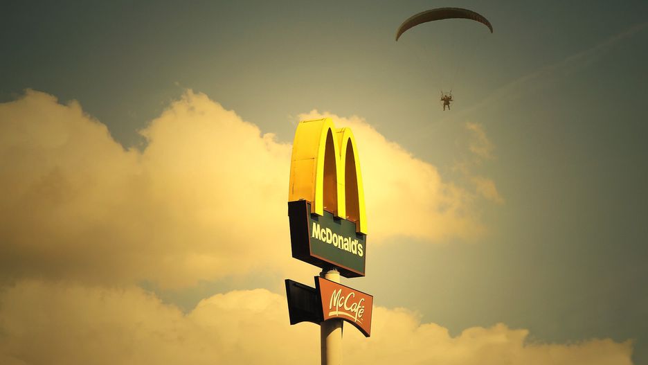 Koronawirus. Dąbrowa Górnicza. Sanepid szuka klientów restauracji McDonald's