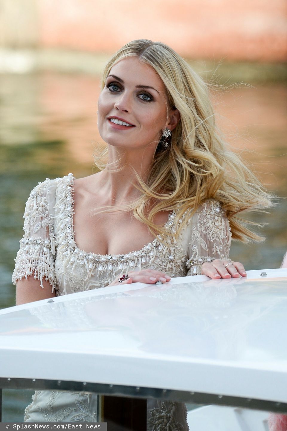 Lady Kitty Spencer na pokazie Dolce & Gabbana