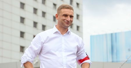 Bulwersujące zachowanie Bąkiewicza. Wiceminister tłumaczy