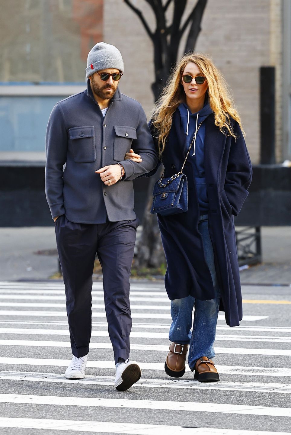Blake Lively i Ryan Reynolds spacerują po Nowym Jorku