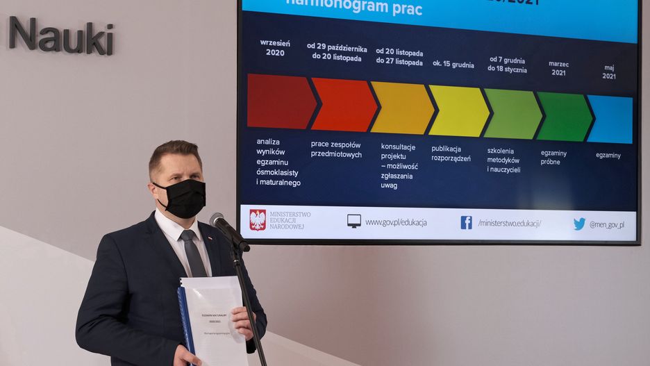 Warszawa, 19.11.2020. Minister edukacji i nauki Przemysław Czarnek podczas konferencji prasowej w siedzibie resortu, 19 bm. w Warszawie. Briefing dotyczy zmian na egzaminie ósmoklasisty i egzaminie maturalnym w 2021 r. (amb) PAP/Mateusz Marek