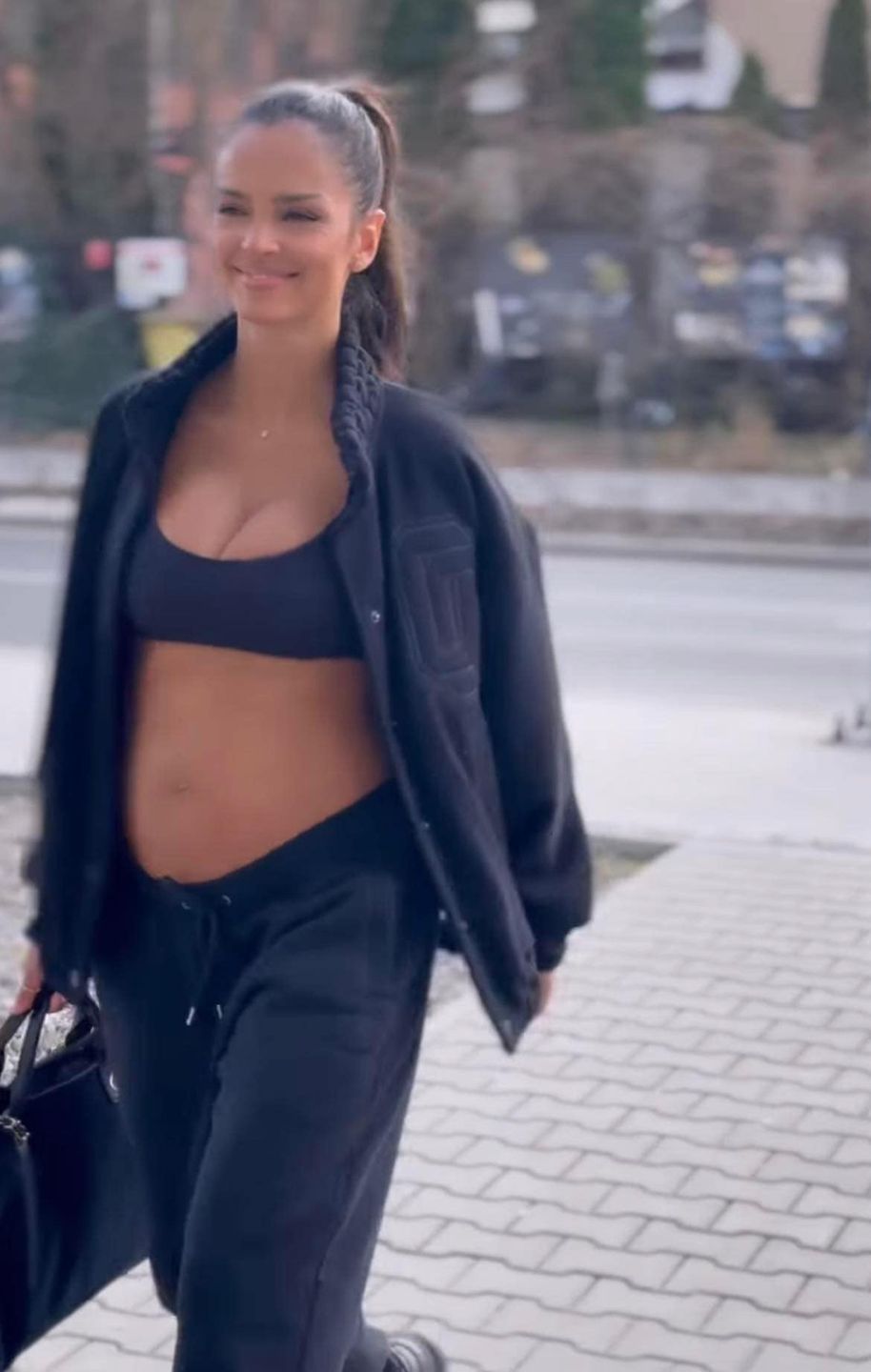 Klaudia El Dursi odsłania ciążowe krągłości podczas treningu 