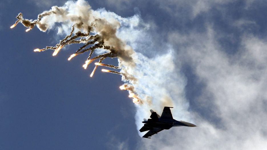 International Maritime Defence Show in St. Petersburg
epa04832149 A Russian SU-27 combat aircraft performs during the International Maritime Defence Show (IMDS) in St. Petersburg, Russia, 05 July 2015. During the IMDS, scientific conferences, demonstrations of naval technologies and public shows were on for four days.  EPA/ANATOLY MALTSEV 
Dostawca: PAP/EPA.
ANATOLY MALTSEV
