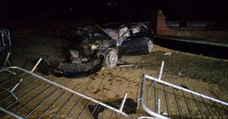 Pijany 19-latek rozbił się w audi. Wiózł dwie 16-latki