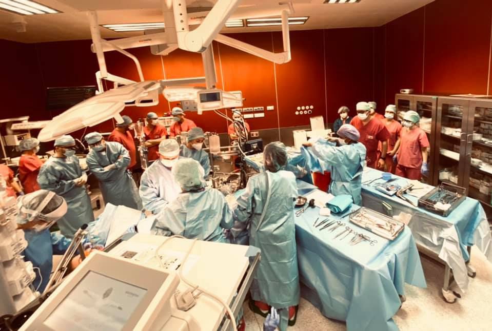 Zabrze. W Śląskim Centrum Chorób Serca przeprowadzono równocześnie dwie operacje – cesarskiego cięcia oraz zaopatrzenia rozwarstwionej aorty.