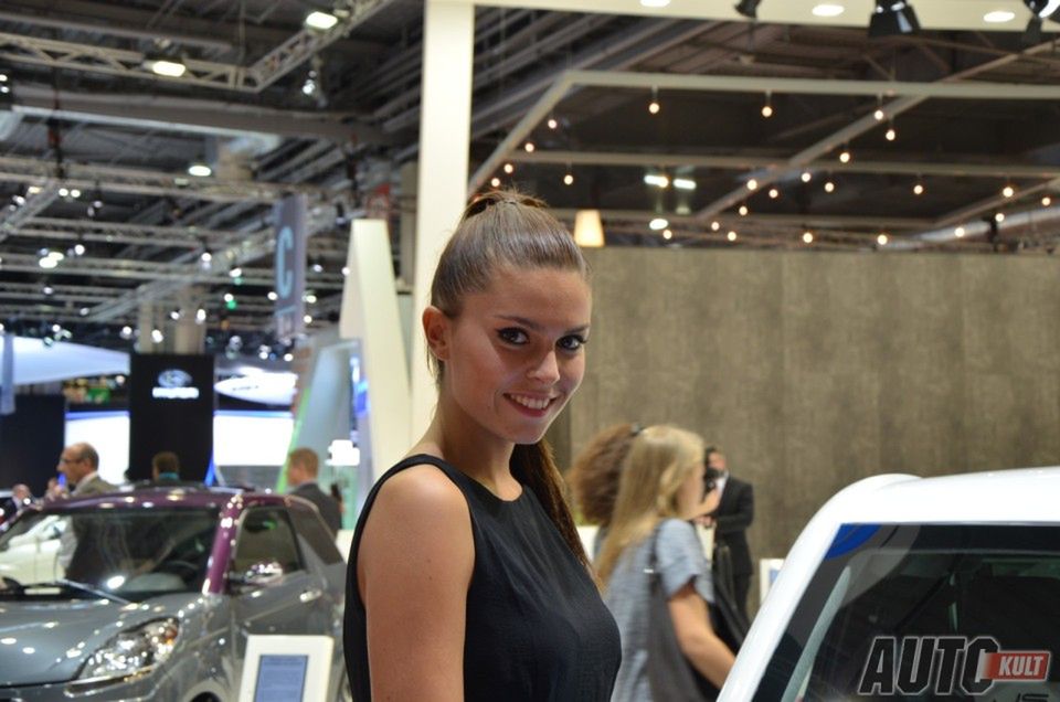 Hostessy z Paris Motor Show 2012 [galeria] 60