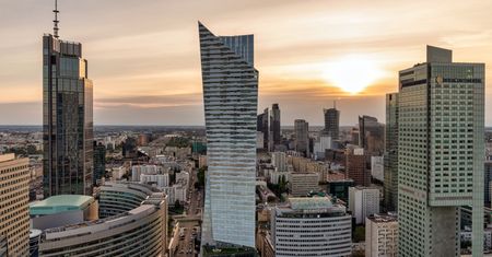 Pogoda w Warszawie. Prognoza na wtorek 30 grudnia. Chłodny dzień, wieczorem przelotny śnieg