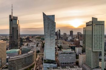 Pogoda w Warszawie. Prognoza na wtorek 30 grudnia. Chłodny dzień, wieczorem przelotny śnieg