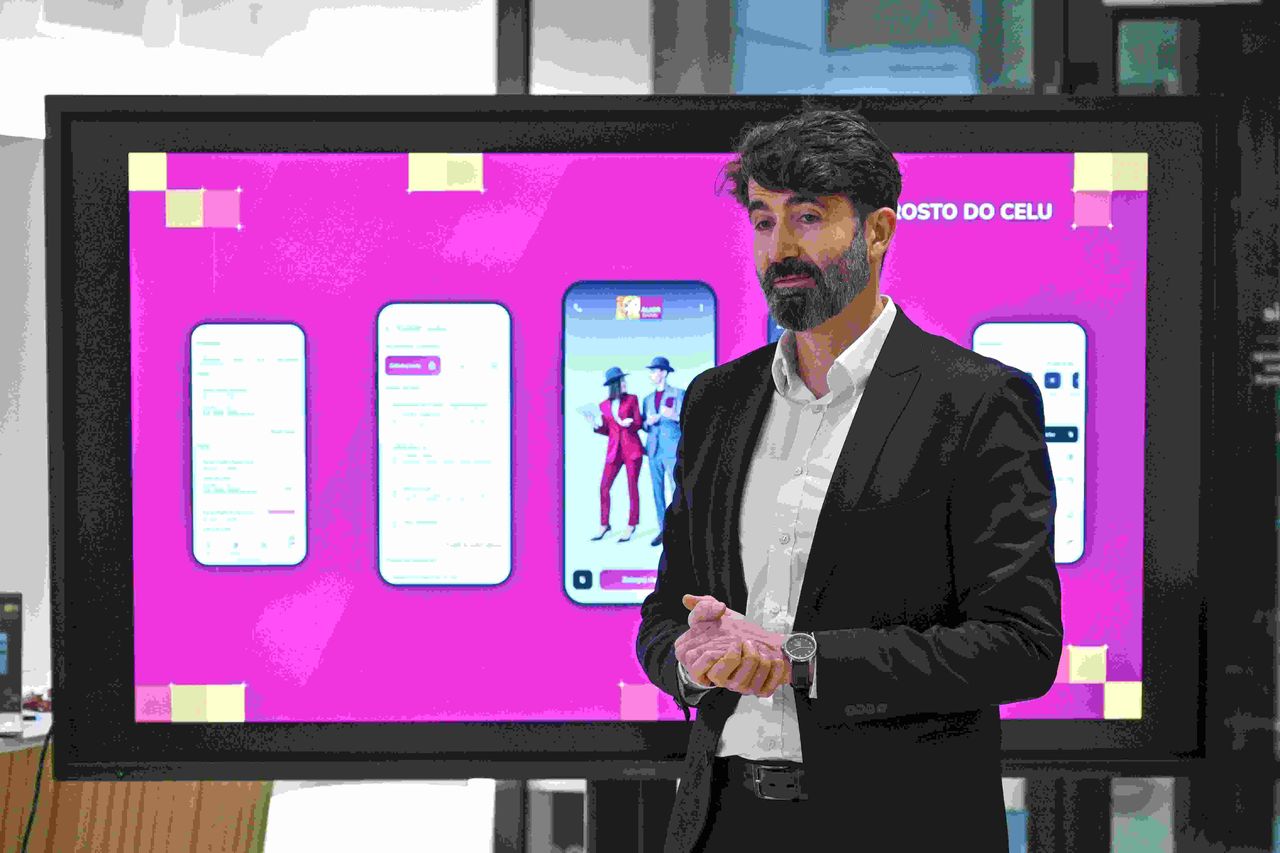 Alior Bank
Marcin Kmieci�ski