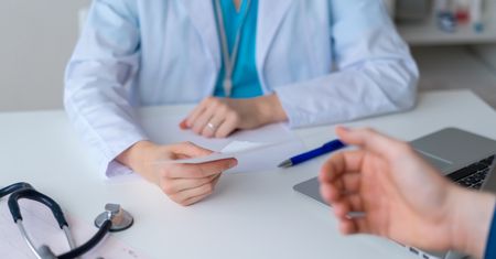 Sprzedała kilkaset recept na opioidy. Lekarka została zatrzymana