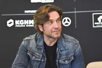 "Mayday" z Dorocińskim i Reynoldsem jeszcze w tym roku. Wiadomo, gdzie zobaczymy film