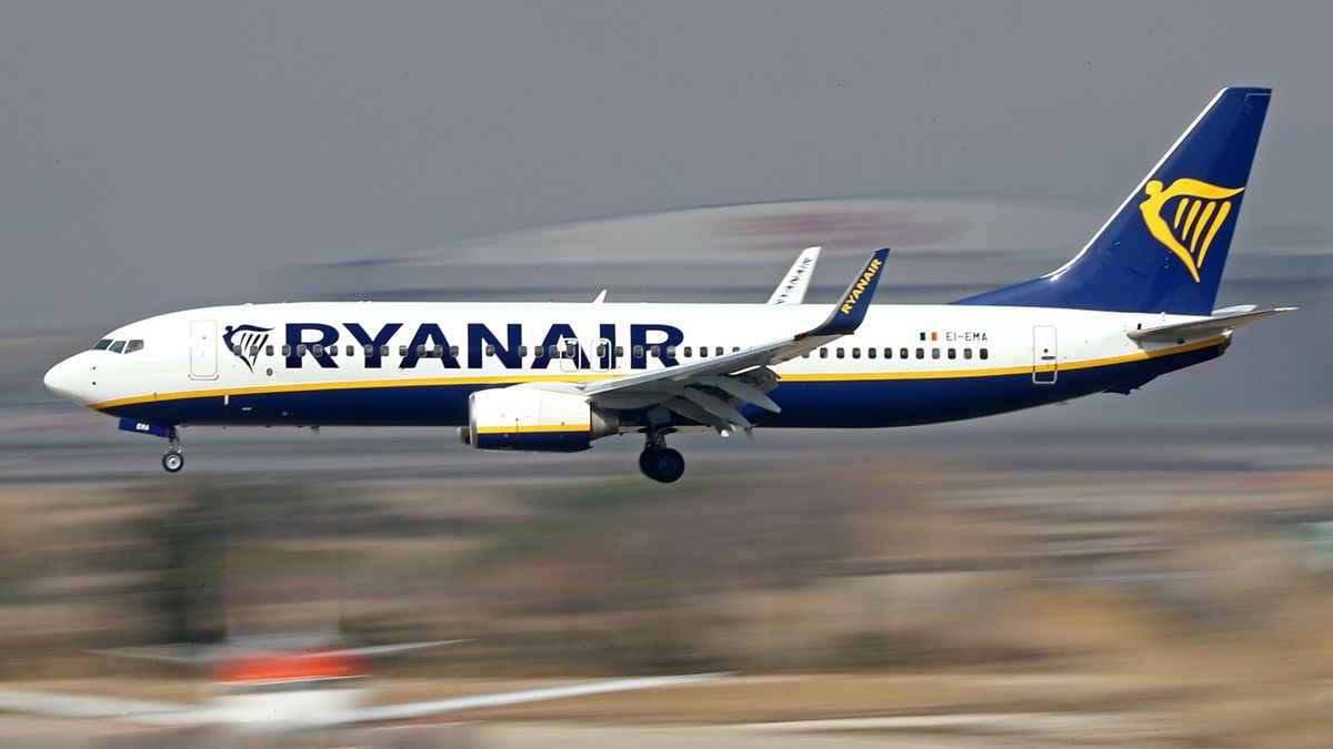 Boeing 737-8AS, from Ryanair company, landing at Barcelona airport, in Barcelona, on 07th March 2023. Photo: Joan Valls/Urbanandsport /NurPhoto
 -- (Photo by Urbanandsport/NurPhoto via Getty Images)