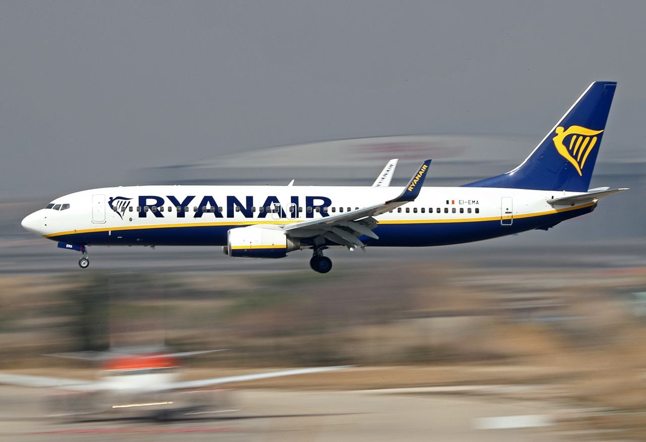 Silne turbulencje i awaryjne lądowanie samolotu w Niemczech. Są ranni