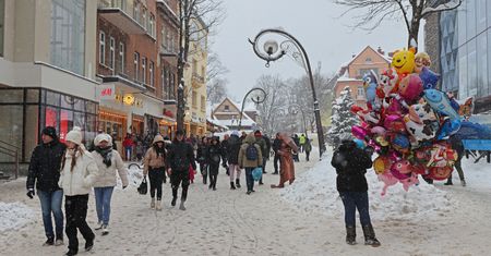 Zakopane ma problem ze śniegiem. Turyści mogą się naciąć