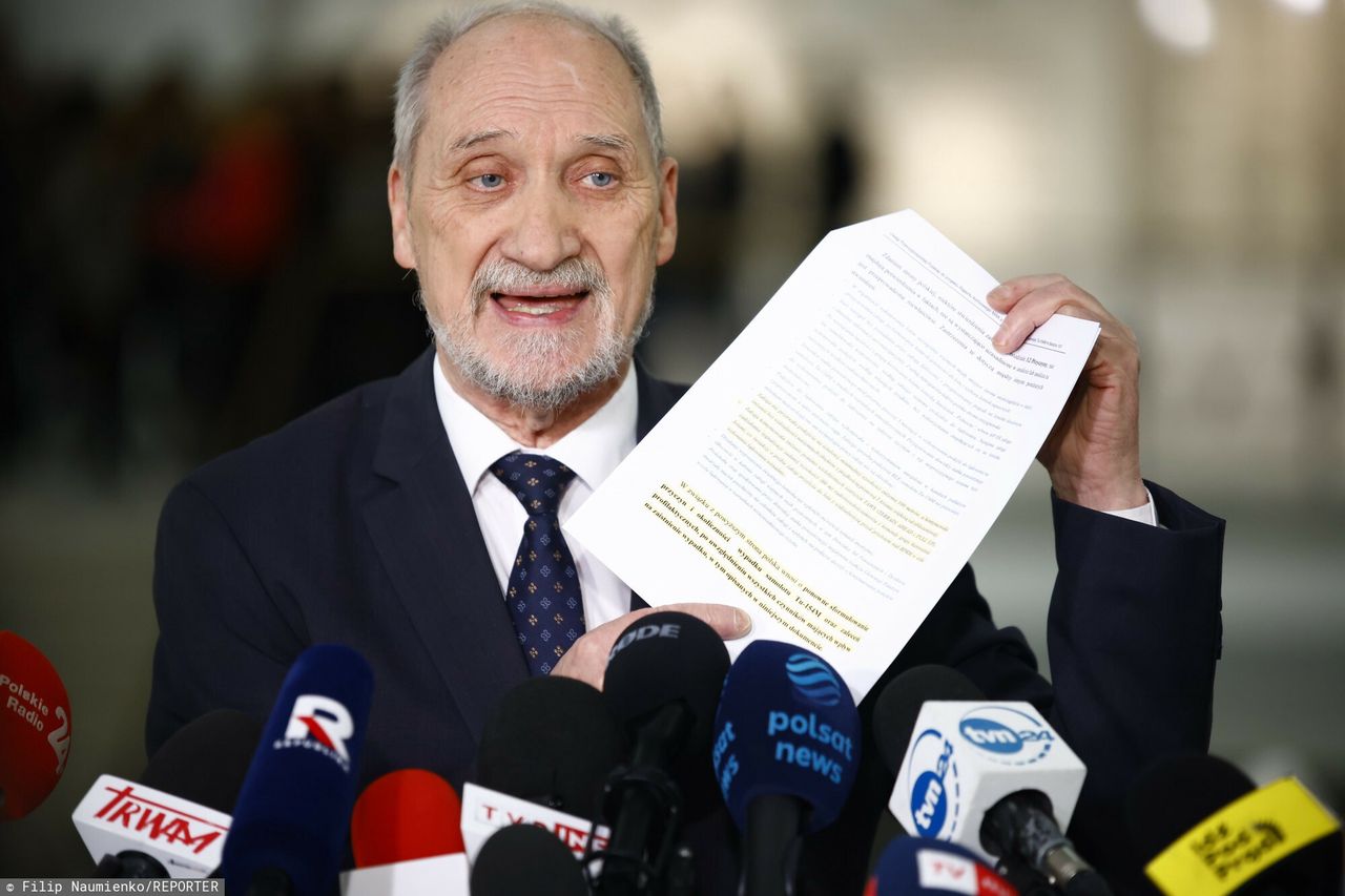 Macierewicz: dokument był, zabrali go ludzie Kosiniaka-Kamysza