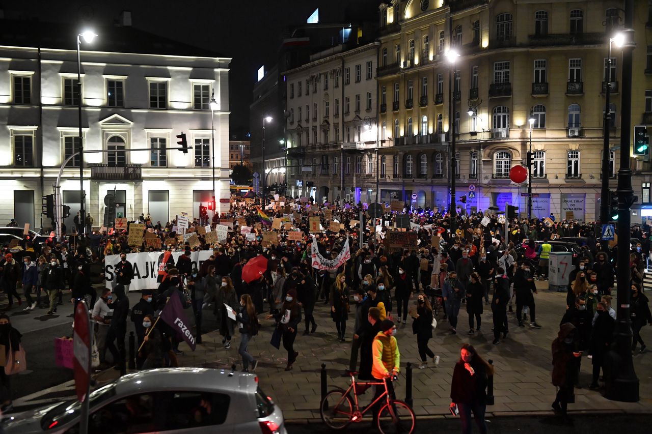 Strajk Kobiet w Warszawie. Zawrzało na placu Trzech Krzyży