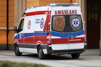 Wysiadł z auta. Krótko później nie żył. Tragedia w Gnieźnie