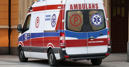 Wysiadł z auta. Krótko później nie żył. Tragedia w Gnieźnie
