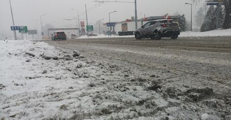 Zasypana droga pod Lublinem, autobusy nie dojadą na przystanek końcowy