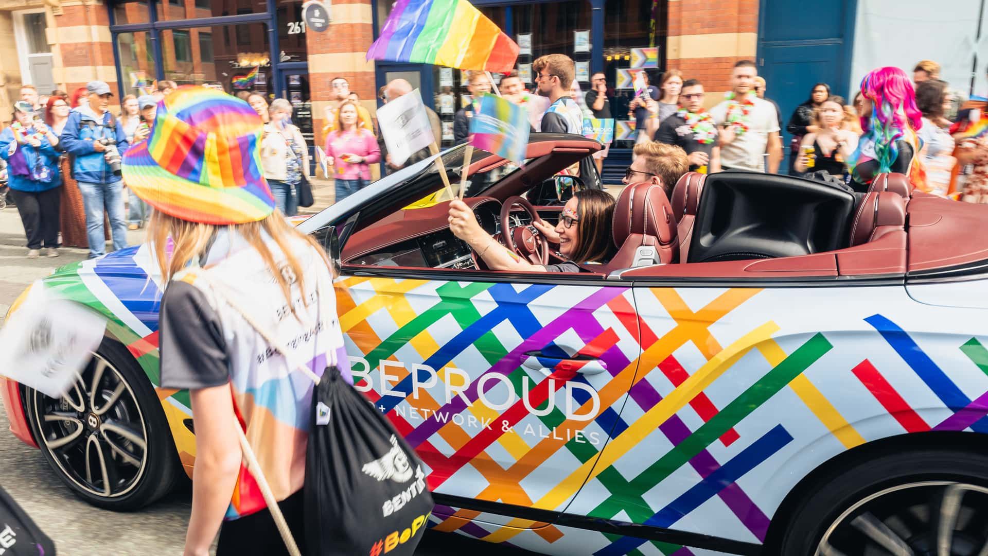 Bentley Continental GTC podczas Manchester Pride