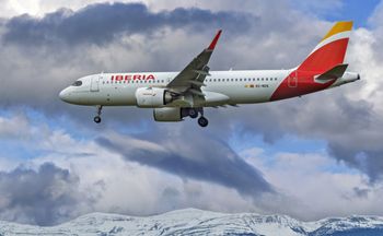 Koszmar pasażerów. Samolot dwukrotnie zmienił trasę i wylądował 400 km od celu