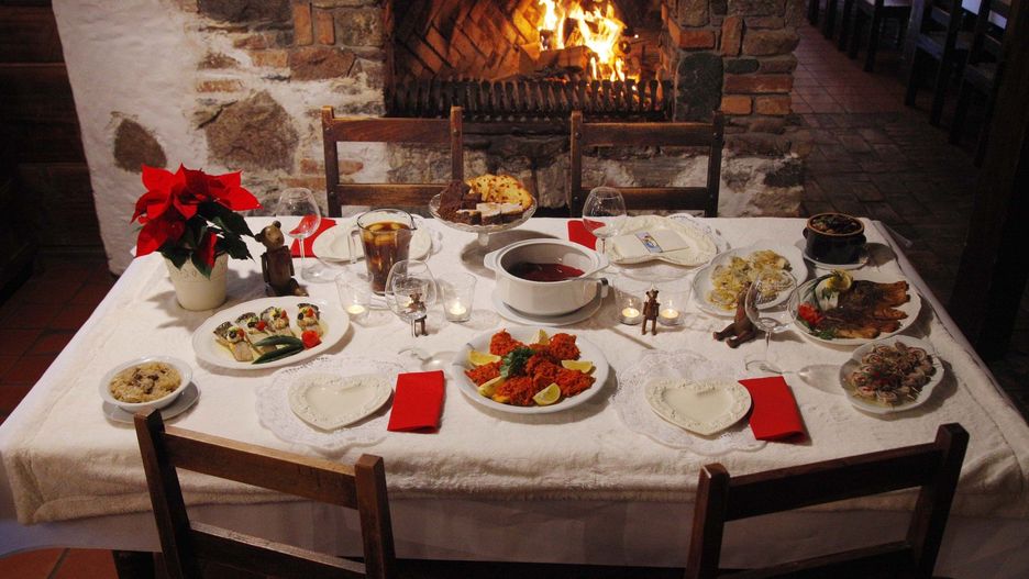 Te potrawy tworzą wyjątkowy zestaw świątecznych smaków. Zebraliśmy dania najczęściej kojarzone z Wigilią, uwzględniając również regionalne różnice. Dzięki nim Wigilia ma swój niepowtarzalny charakter.