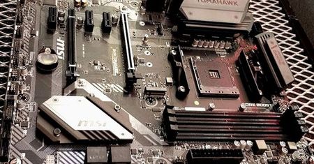 MSI ujawnia pierwszą płytę główną AMD B450 [AKT.]