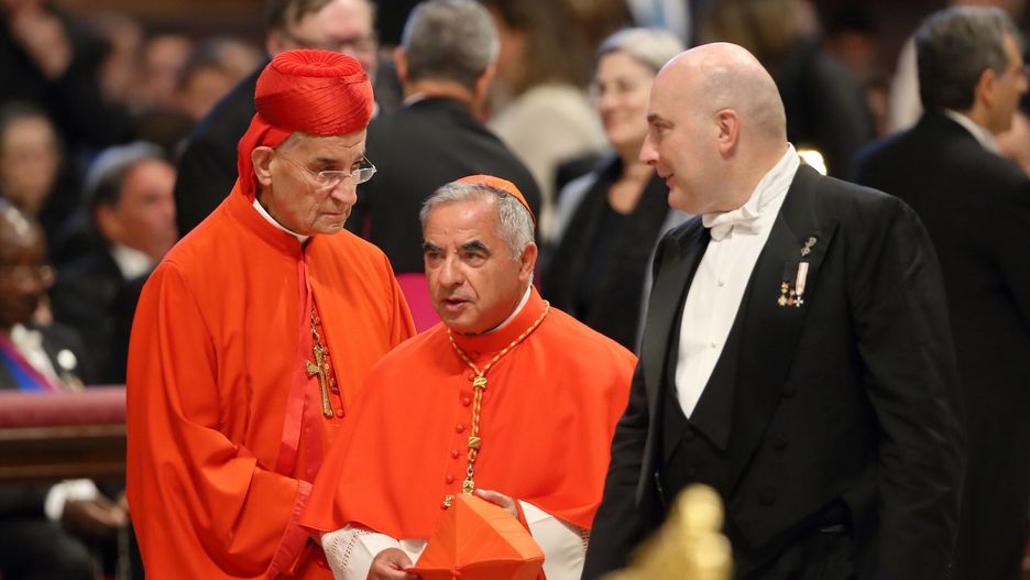 Papie? Franciszek mianowa? nowych kardyna?�w
27/08/2022 Vatican City. Ordinary Public Consistory for the creation of 20 new Cardinals presided over by Pope Francis in the Vatican Basilica. Arrival of Cardinal Giovanni Angelo Becciu, joyfully welcomed by the other members of the College of Cardinals. Cardinal Becciu was suspended by Pope Francis in 2020 following a scandal. On 20 August 2022 the Holy Father forgave Cardinal Becciu and invited him to the Consistory.
Grzegorz Galazka